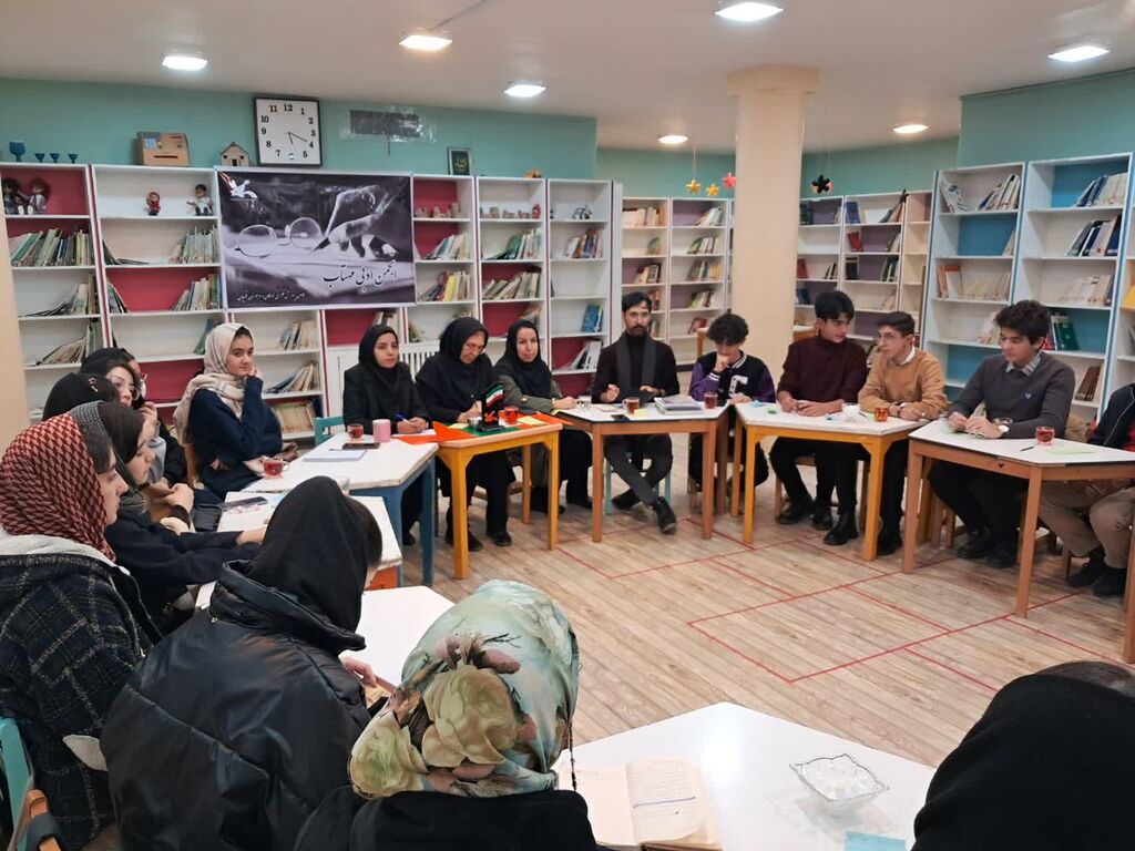 سی‌ویکمین انجمن ادبی مهتاب قوچان برگزار شد