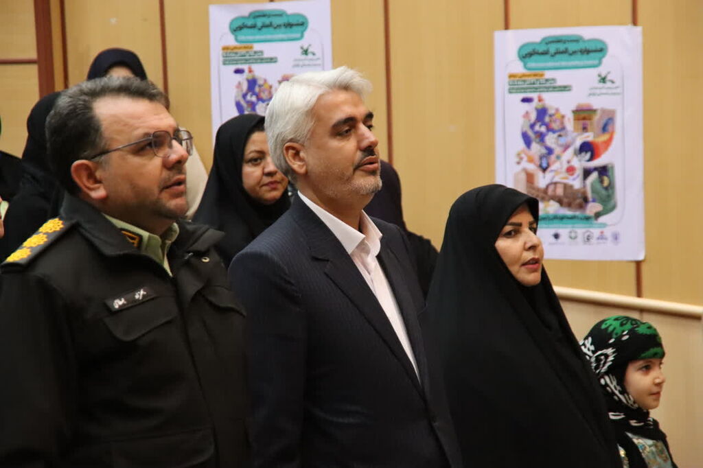 1383301 رئیس مرحله استانی جشنواره قصه گویی ایلام در آیین اختتامیه اعلام کرد