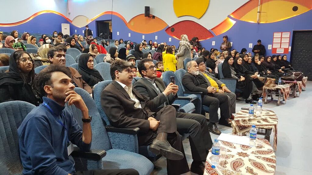 1383665 بیانیه هیئت داوران رده استانی جشنواره بینالمللی قصهگویی کانون کرمانشاه