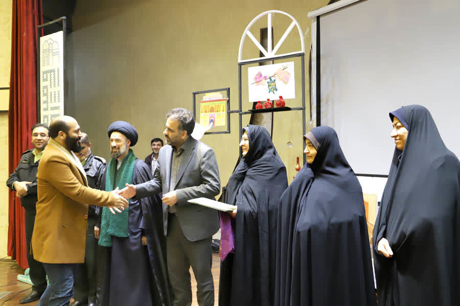 1383912 برگزیدگان مرحله استانی بیستوهفتمین جشنواره بینالمللی قصهگویی در اردبیل معرفی شدند