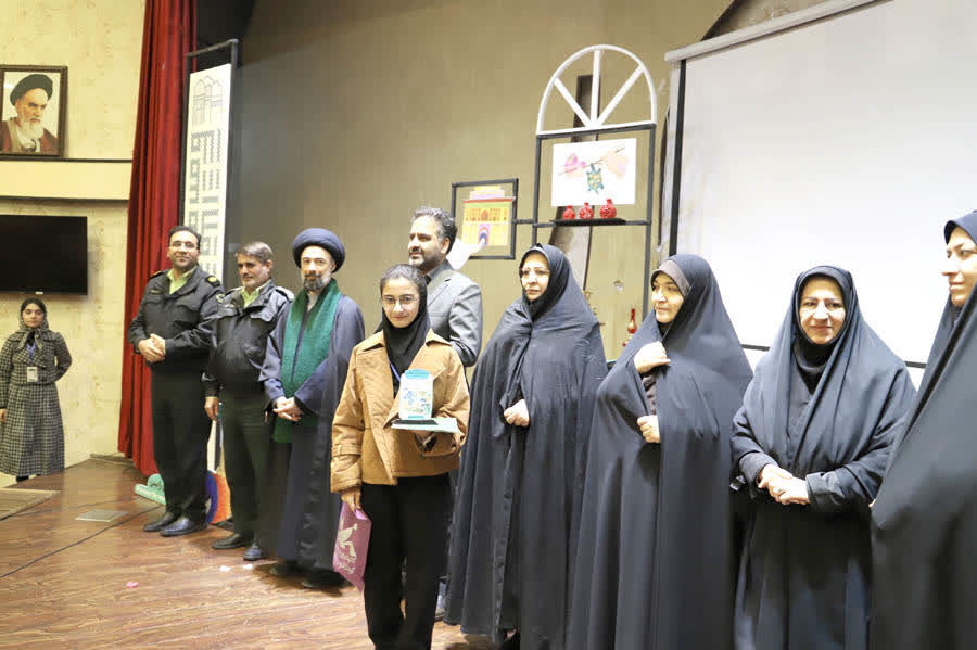 1383915 برگزیدگان مرحله استانی بیستوهفتمین جشنواره بینالمللی قصهگویی در اردبیل معرفی شدند