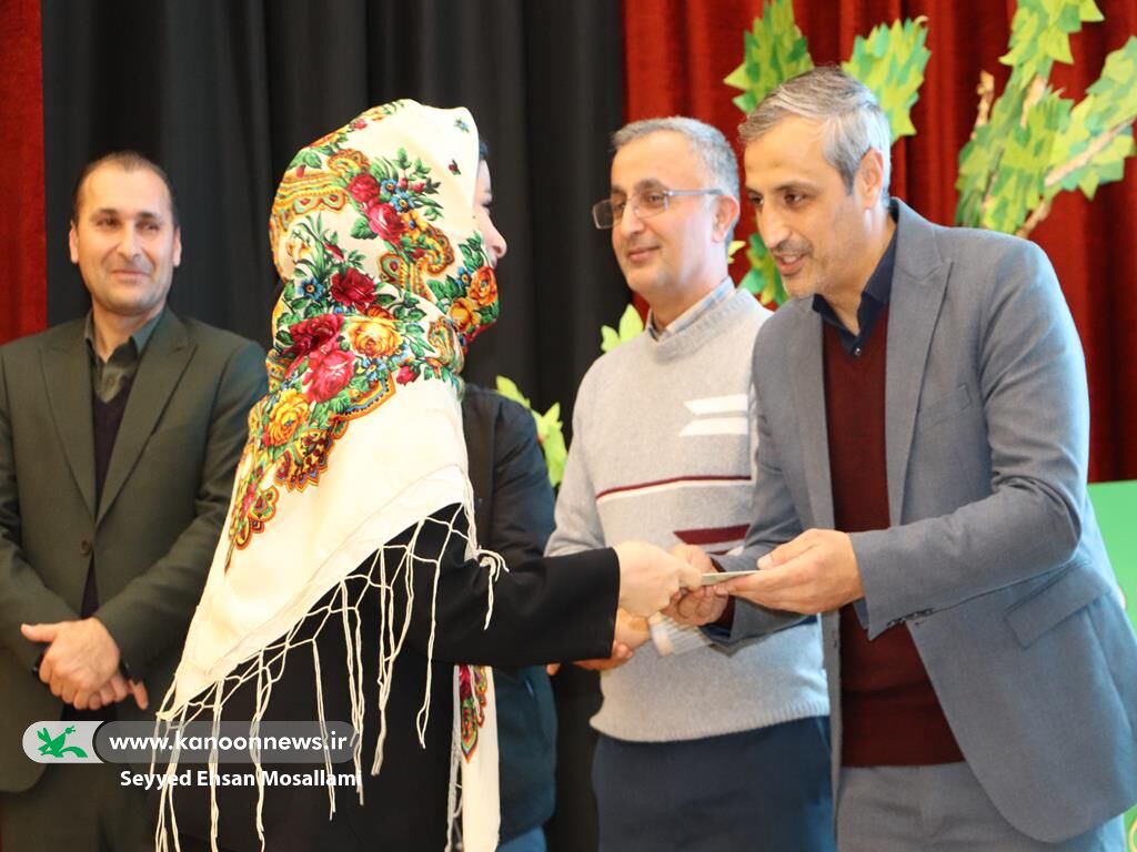 1383919 برگزیدگان مرحله استانی بیستوششمین جشنواره بینالمللی قصهگویی معرفی شدند