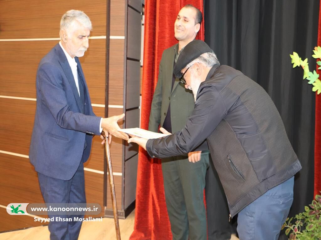 1383938 برگزیدگان مرحله استانی بیستوششمین جشنواره بینالمللی قصهگویی معرفی شدند