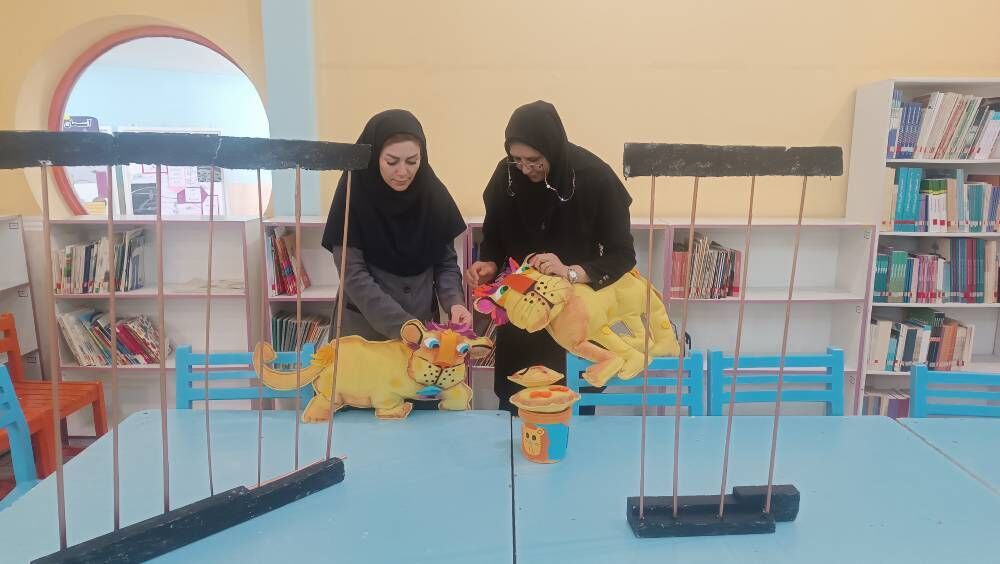 1383945 کتابها روی صحنه خیال؛ اجرای طرح «کتابنما» در مراکز کانون استان فارس