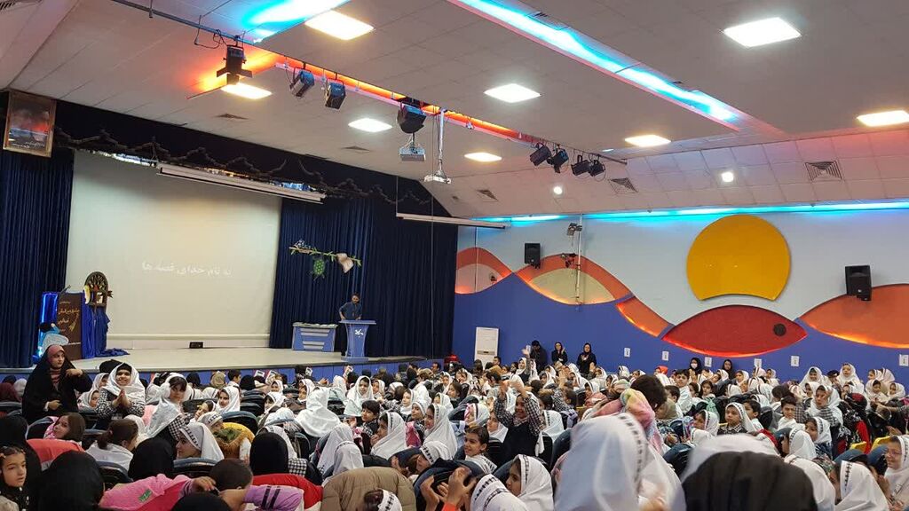 1383978 رونمایی از نماهنگ «سرزمین مادری » در کانون کرمانشاه