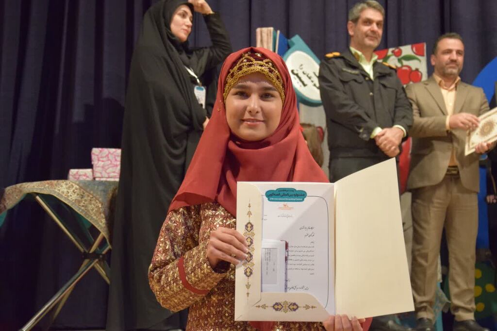 1384219 برگزیدگان مرحله استانی بیستوهفتمین جشنواره قصهگویی در استان البرز معرفی شدند