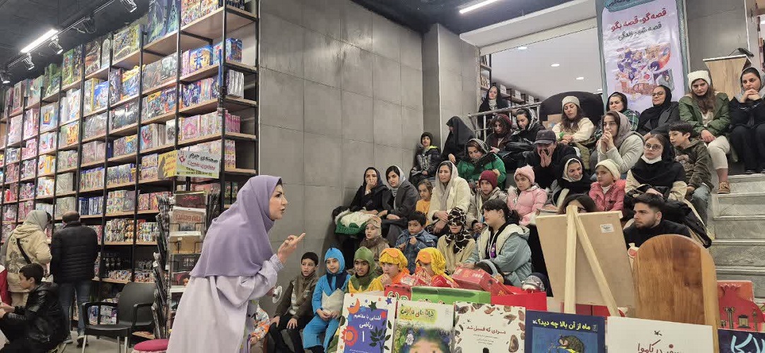 1384395 کاروان یلدا با قصهها و نمایشهای شاد به شهر فرهنگ و هنر چهارباغ بالای اصفهان رسید