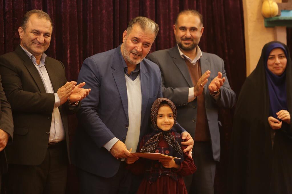 1384415 قصهگویی، راه انتقال فرهنگ پهلوانی و اسطورههای ملی