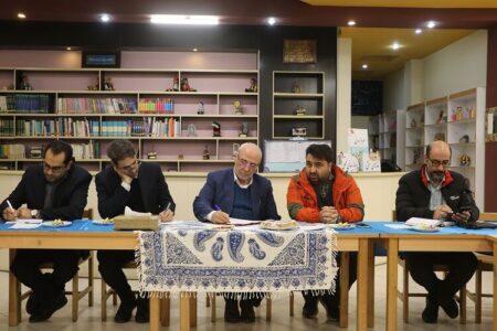 دیدار مدیرکل کانون با نماینده مردم شاهین‌شهر و میمه در مجلس شورای اسلامی