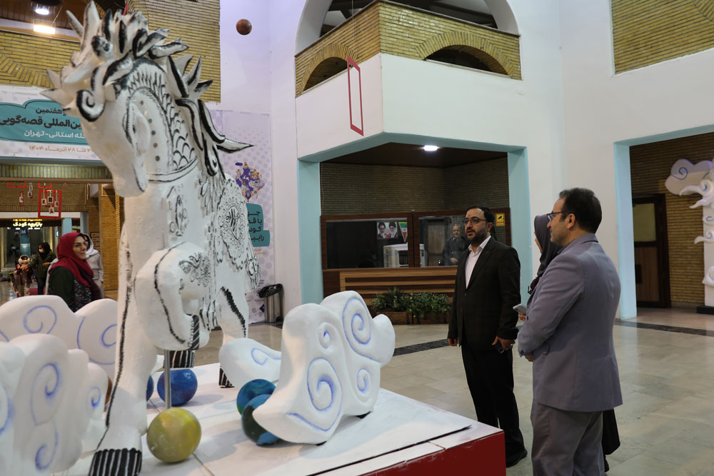 1384788 حضور مدیرعامل کانون در بیست و هفتمین جشنوارهی بینالمللی قصهگویی استان تهران