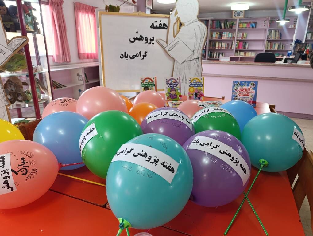 1384822 کودکان نوباوه با کاشت دانه و قصهگویی علم را تجربه کردند