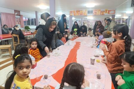 کودکان نوباوه با کاشت دانه و قصه‌گویی علم را تجربه کردند