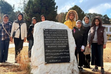 کانون مرکز پاسارگاد نوجوانان را با تجربه علمی از طبیعت تا دام‌پروری همراه کرد