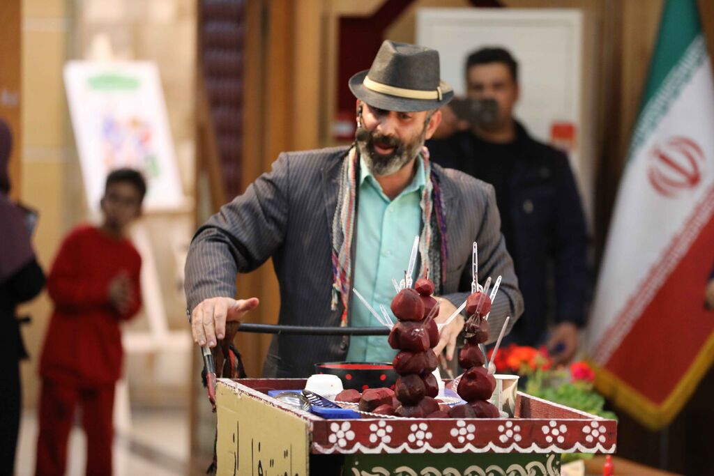 اجرای آخرین قصه‌گویان بیست و هفتمین جشنواره‌ی بین المللی قصه‌گویی استان تهران