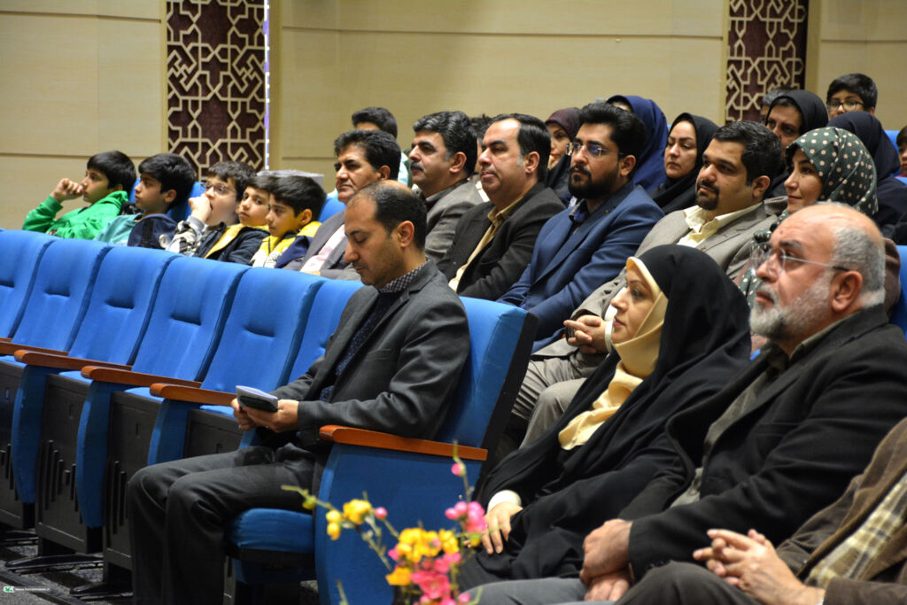 1385524 پژوهشگران کانون گلستان در جشنواره ملی پژوهش خوش درخشیدند