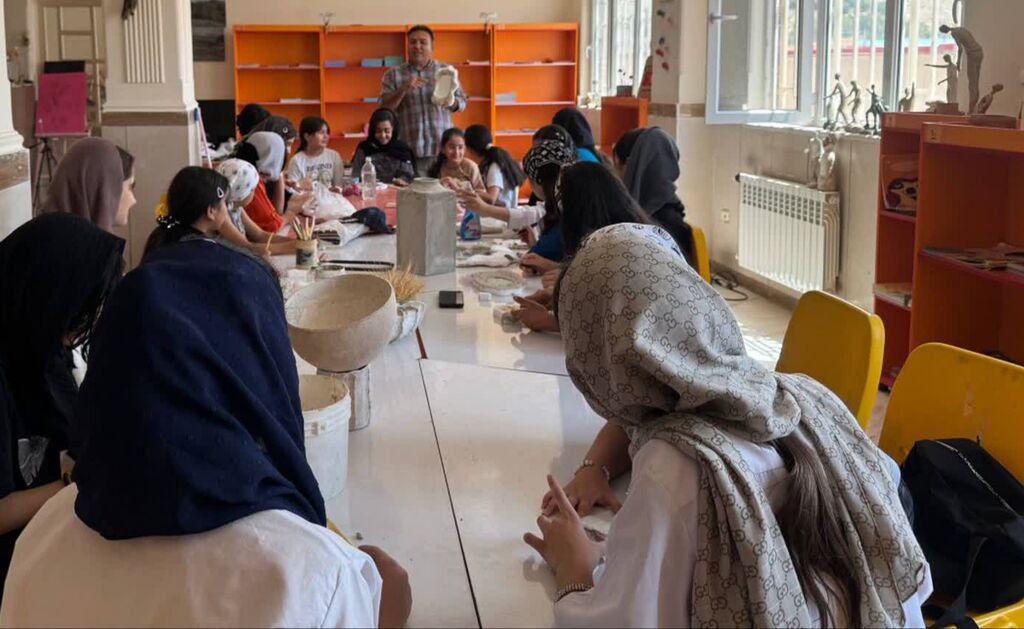 1385797 مربیان خوشذوق مرکز شماره ۳ اسلامآباد غرب از کانون این شهرستان گفتند