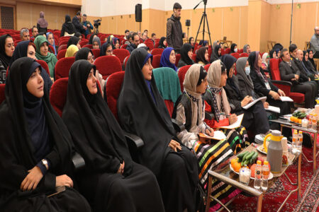 قصه‌گویی راهی برای تقویت هویت ملی و تربیت نسلی پویا