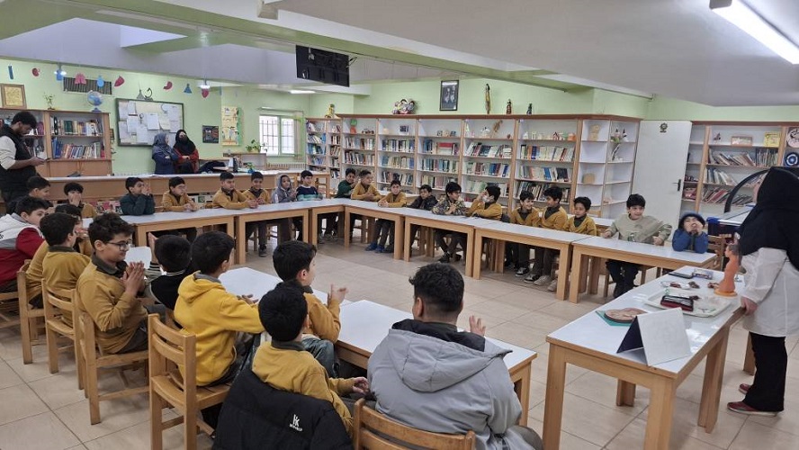 1385979 هفته پژوهش در مرکز علوم و فناوریهای نوین اصفهان