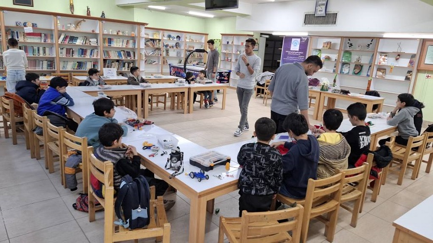 1385980 هفته پژوهش در مرکز علوم و فناوریهای نوین اصفهان