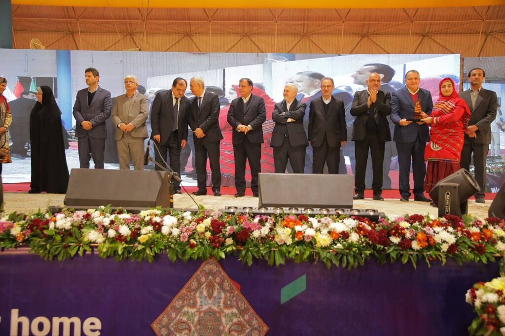 تقدیر از برگزیدگان جشنواره قصه‌گویی کانون گلستان در اختتامیه جشنواره اقوام