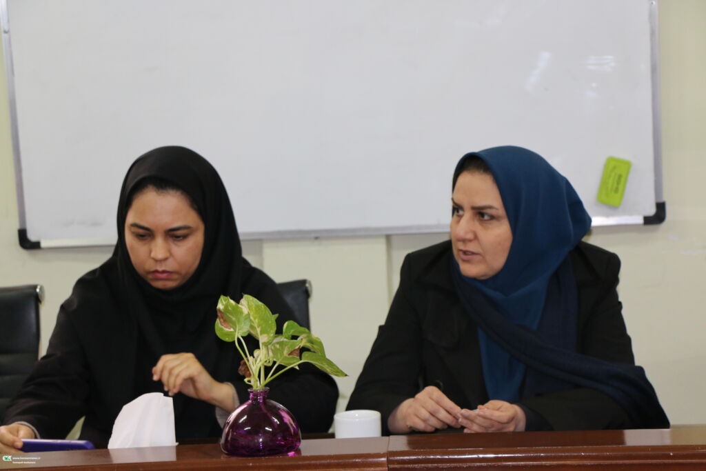 نشست هم‌اندیشی دهه بصیرت و دهه فجر در کانون فارس برگزار شد