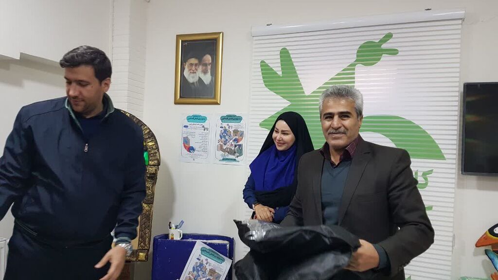 تقدیم بسته‌های پوششی کارکنان حفاظت فیزیکی کانون کرمانشاه