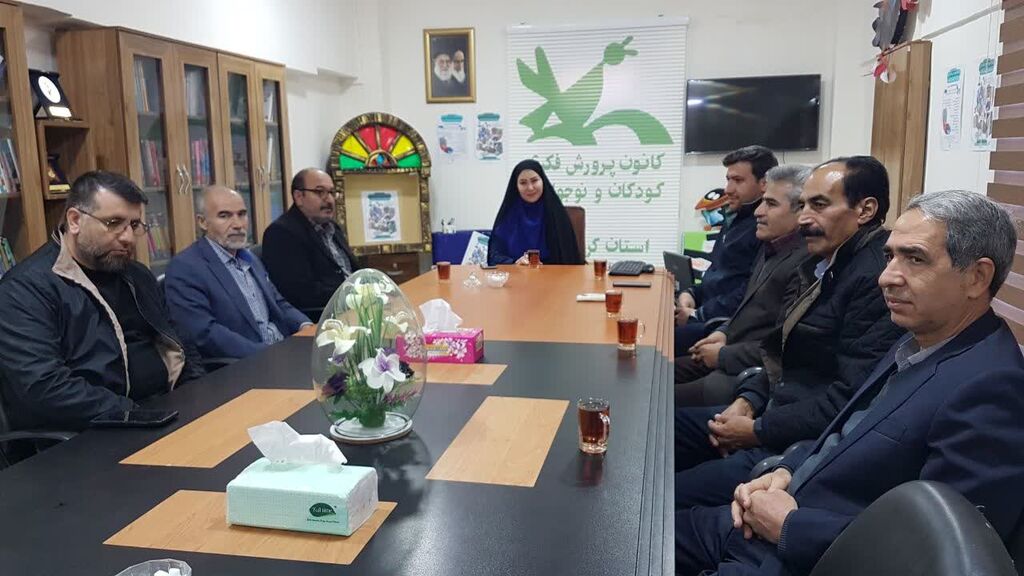 تقدیم بسته‌های پوششی کارکنان حفاظت فیزیکی کانون کرمانشاه