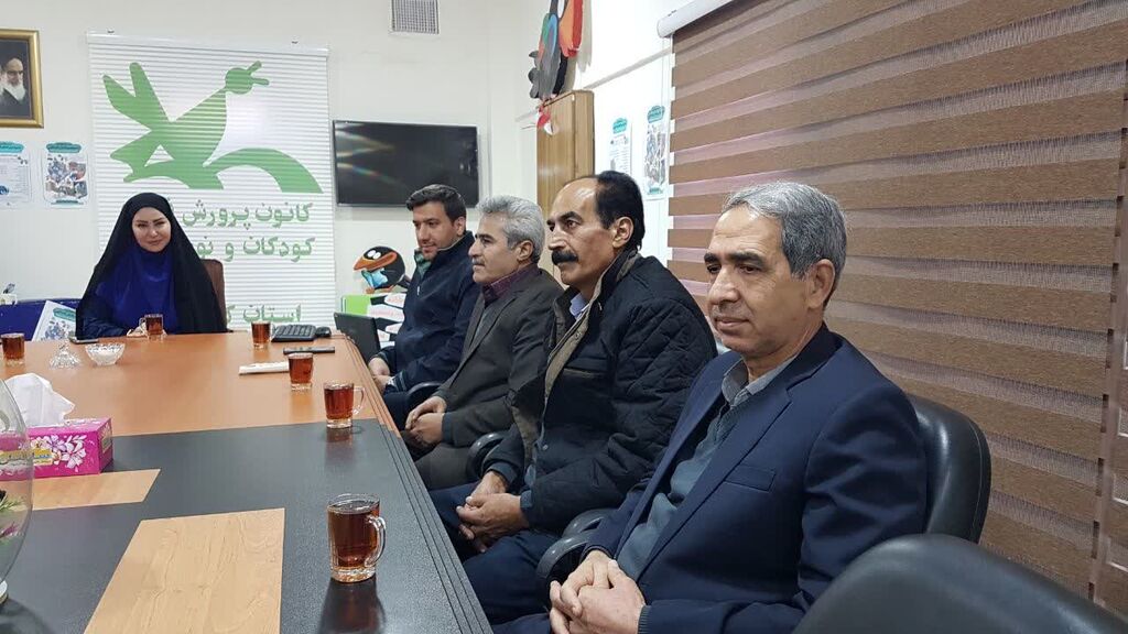 تقدیم بسته‌های پوششی کارکنان حفاظت فیزیکی کانون کرمانشاه