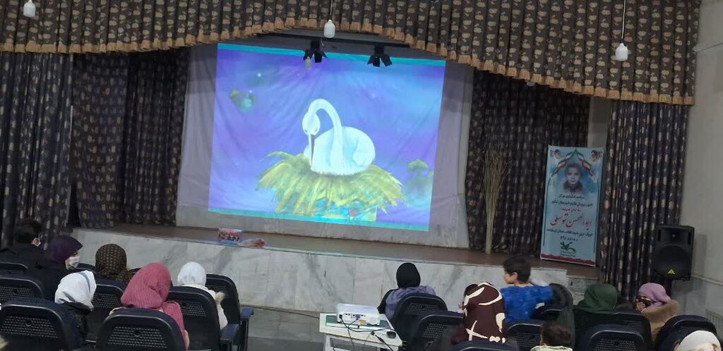 یلدایی به رنگ مهربانی در کنگاور با حضور دانش‌آموزان مدرسه استثنایی مهر