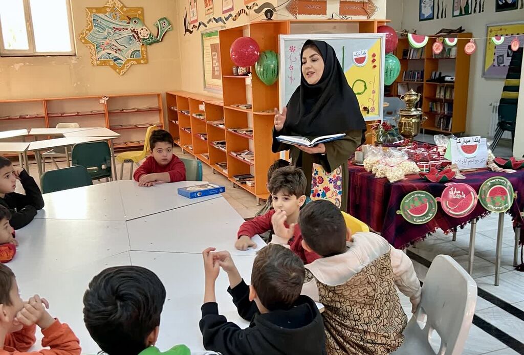 مرکز شماره ۲ اسلام‌آباد غرب یلدای مادرانه را برگزار کرد