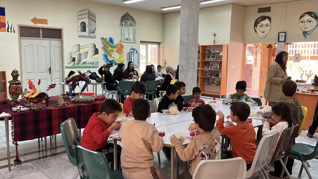 مرکز شماره ۲ اسلام‌آباد غرب یلدای مادرانه را برگزار کرد