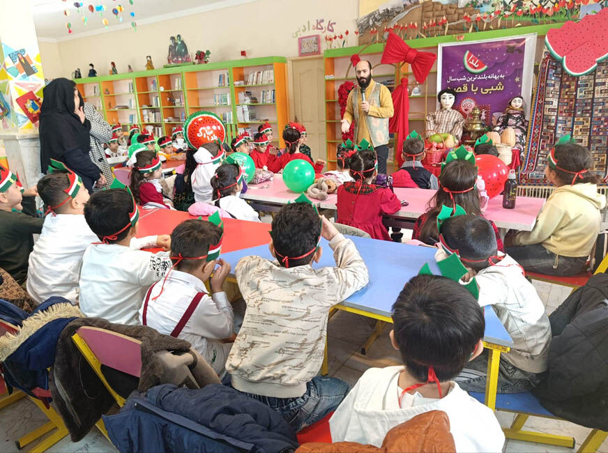 آیین شب یلدا با روایت قصه و آیین‌های کهن در مراکز کانون استان اردبیل گرامی داشته شد