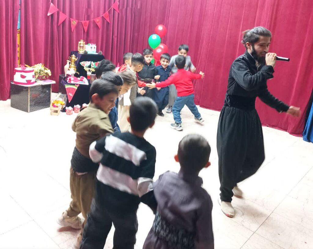 یلدایی به رنگ شادی در کانون روانسر جشن گرفته شد