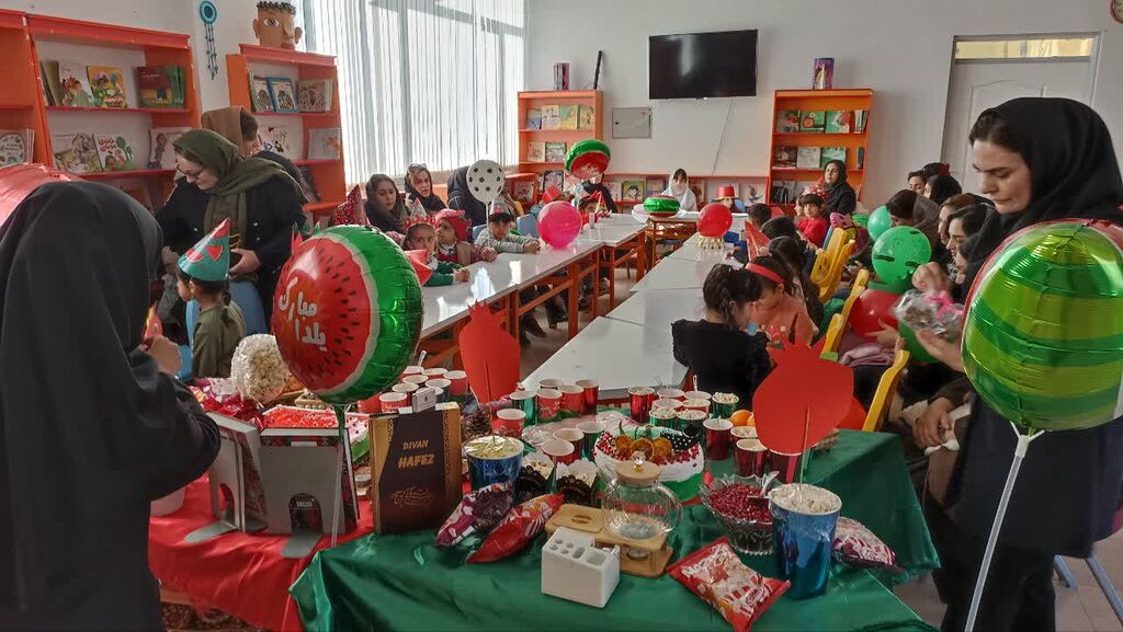 جشن یلدا در مرکز شماره ۱ اسلام‌آباد غرب با مادران و نوگلان پیش‌دبستانی