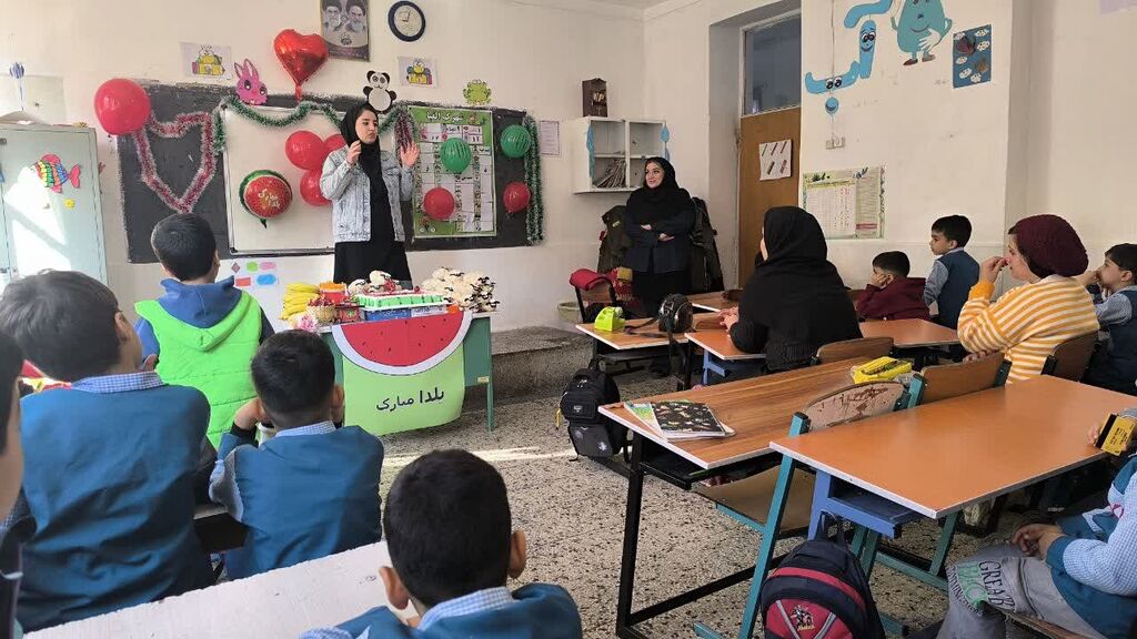 مربیان مرکز شماره ۳ یلدا را به مناطق کم‌برخوردار بردند