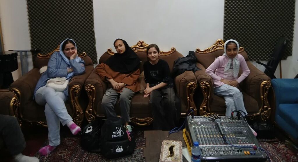 سرود «کانون مهربانی» به زبان کُردی در کانون کرمانشاه