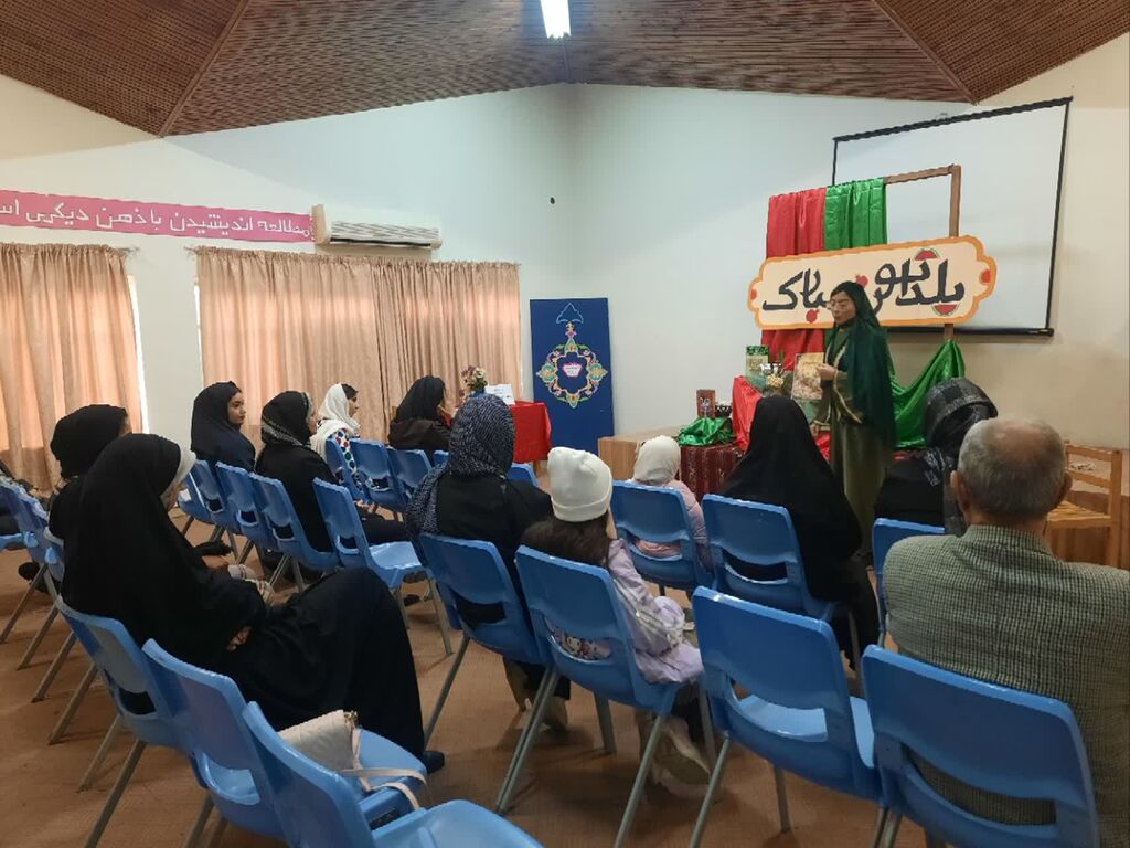 1387946 بررسی زبان شعر در نشست ادبی انجمن شاعران نوجوان گرگان