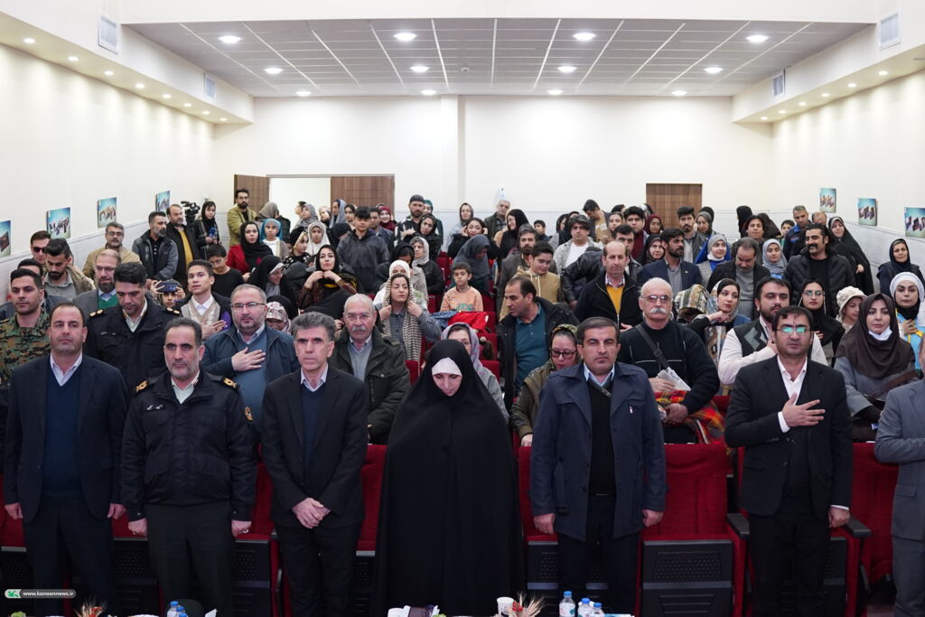 1388264 تقدیر سردار نجفی از قصهگویان محور ایثار و مقاومت جشنواره قصهگویی همدان