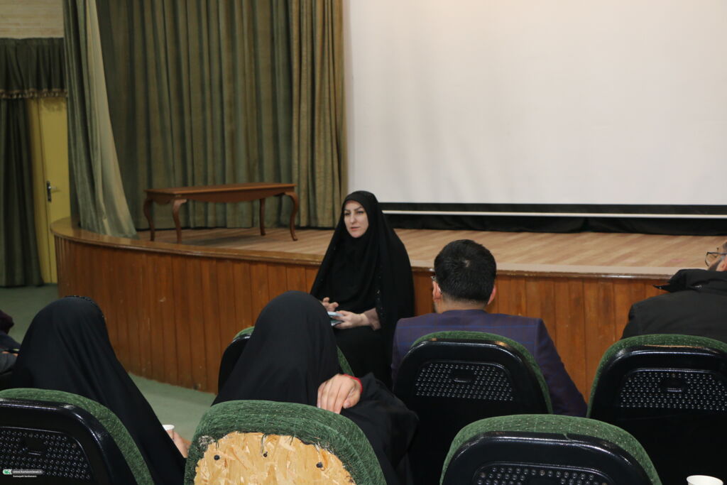 نشست آموزشی مربی‌مسئولان ومربیان کانون فارس با تأکید بر ارتقاء کیفیت تربیتی و توانمندسازی مراکز برگزار شد