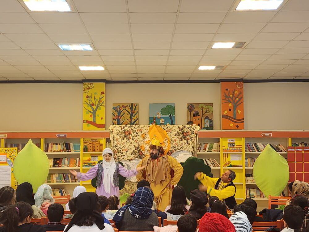 1389118 جشن شب یلدا در مرکز ۳۷ با اجرای نمایش خرمشیر و لبخندهای کودکانه