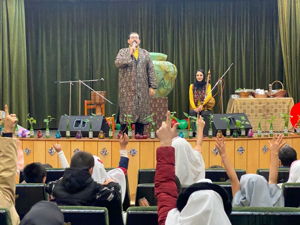 «تپش یلدا» در مرکز ۳۰؛ شب همدلی با کودکان کار و اعضای کانون