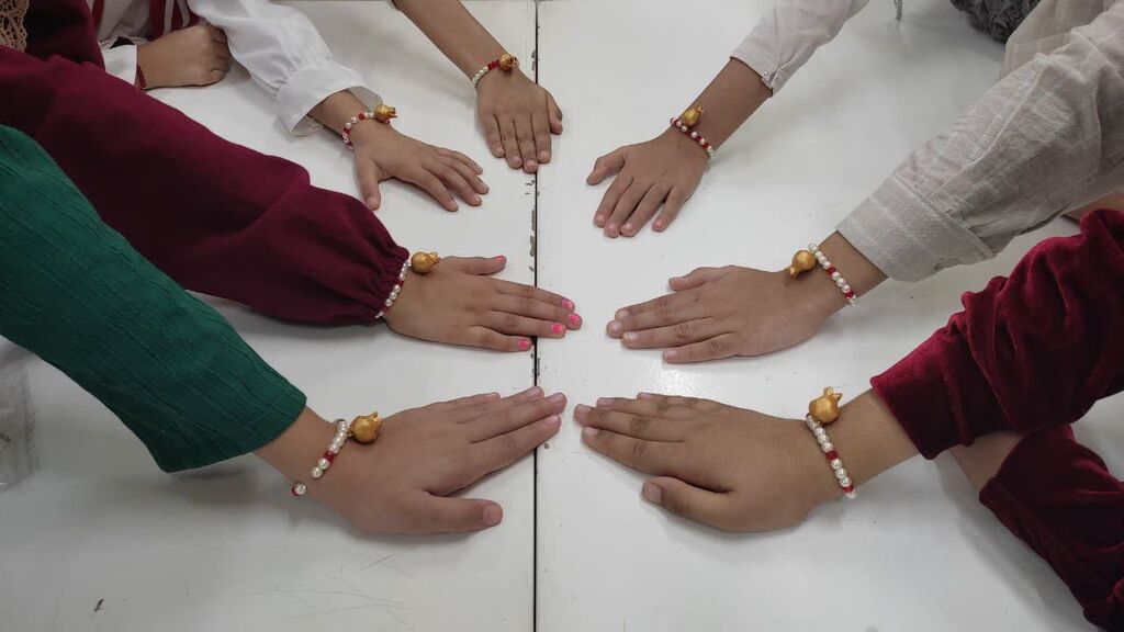 کارگاه دست‌سازه‌های یلدایی در مرکز زیباشهر بندرعباس