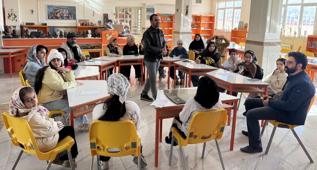 برنامه‌های مرکز شماره ۳ اسلام‌آباد غرب با حضور فرهیختگان محلی