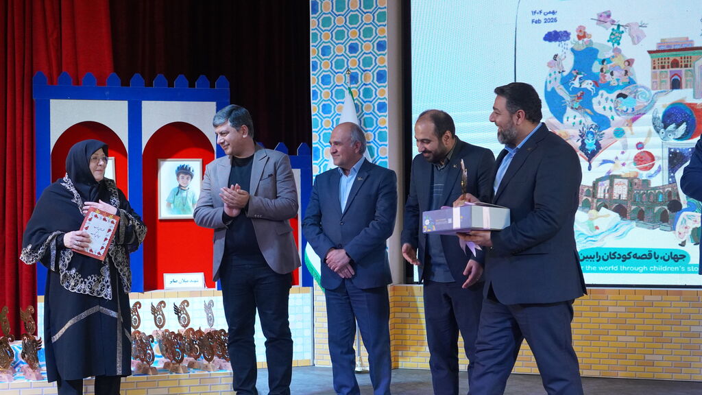 تقدیر از چهره‌های ماندگار قصه‌گویی استان