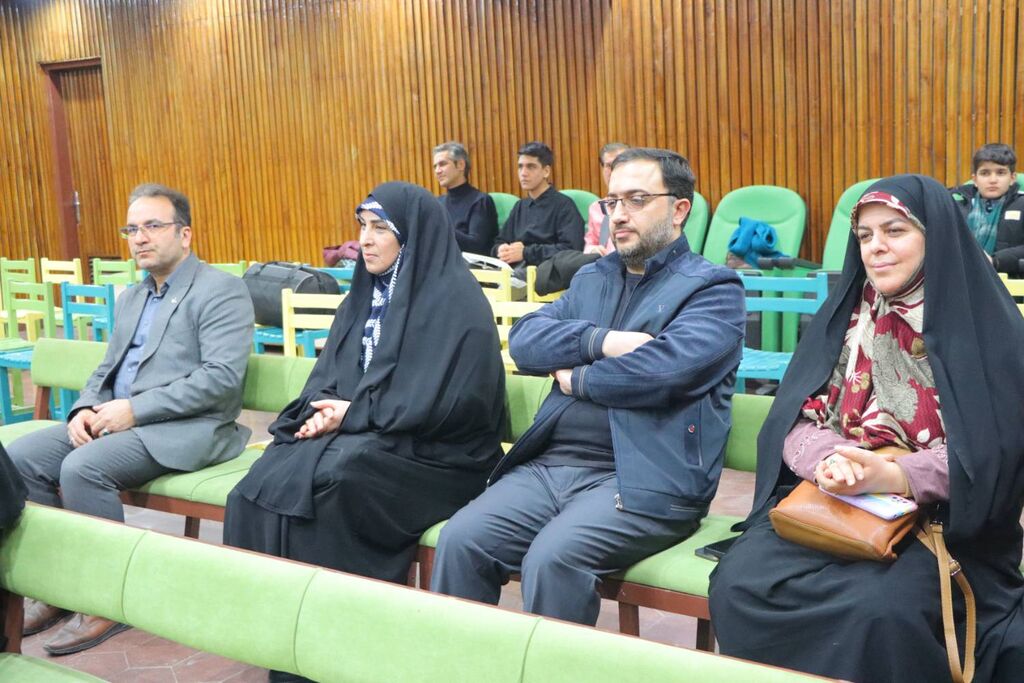 «شب یلدا در کتابخانه نیاوران؛ تأکید بر نقش خانواده‌ها در فرهنگ مطالعه»