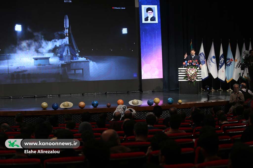 1390526 پرتاب ماهوارهها، پرواز رؤیاهای کودکان ایران به سوی آینده علمی است