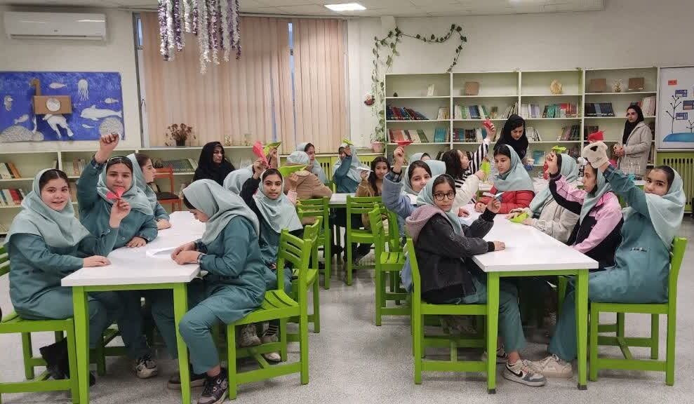 1390579 خلاقیت نوجوانان در مدار فضا