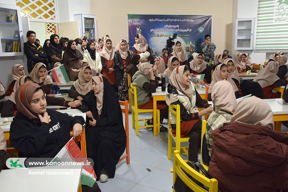 کودکان لرستانی با دست‌سازه‌های فضایی، پرتاب ماهواره‌های ایرانی را همراهی کردند