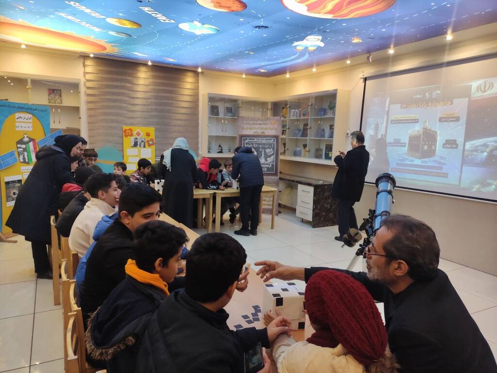 ویژه‌برنامه علمی‌فرهنگی« پرواز تا ثریا» در مرکز شماره ۳ تبریز