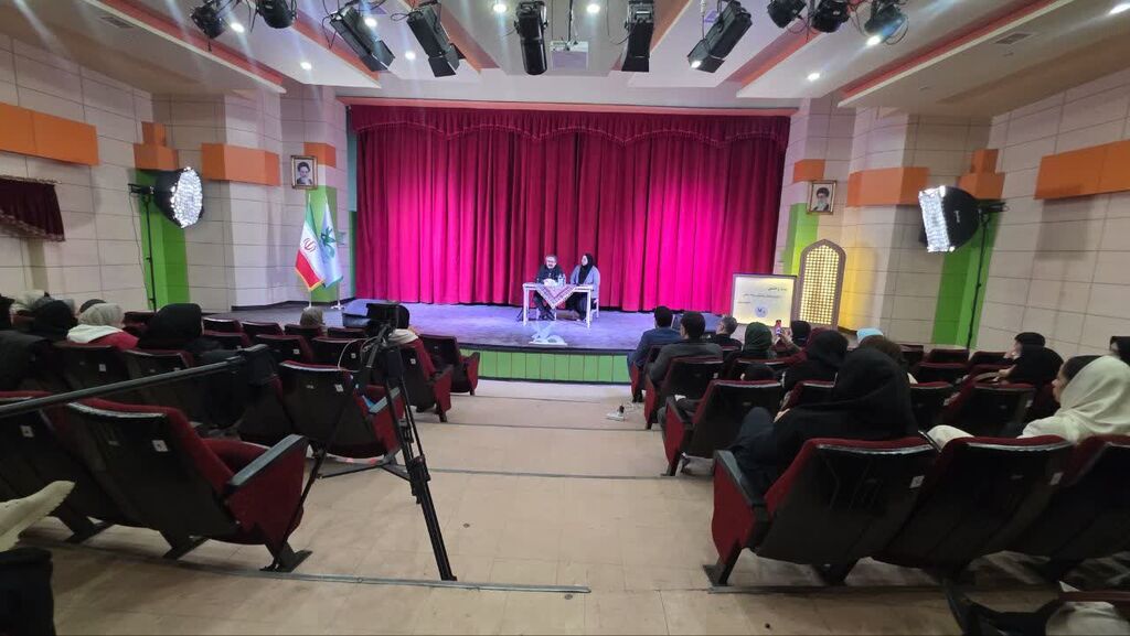 1391678 برگزاری نشست تخصصی «قصه-نمایش» با حضور حسن دادشکر